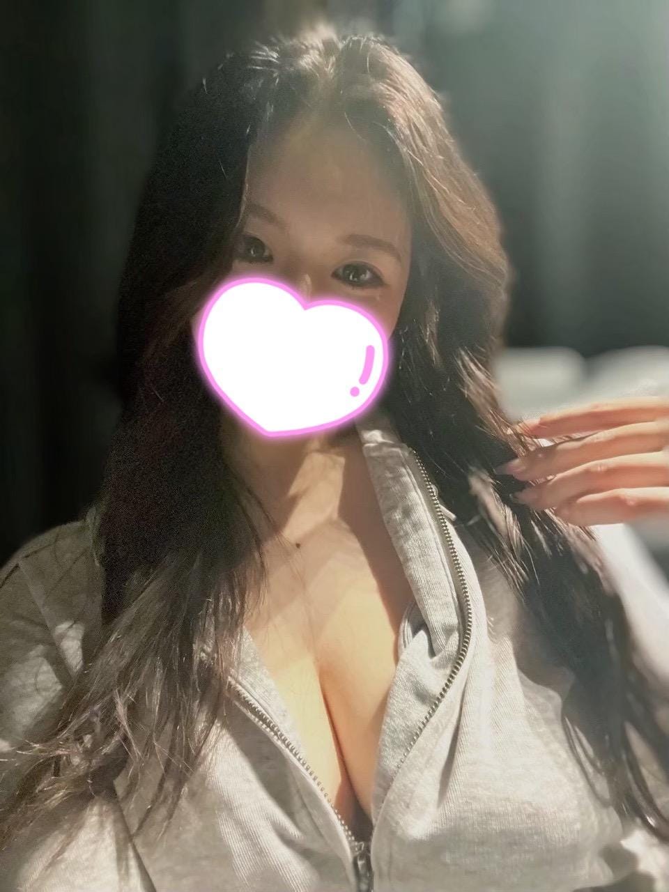 ひとみ / 出勤してます! 写メ日記